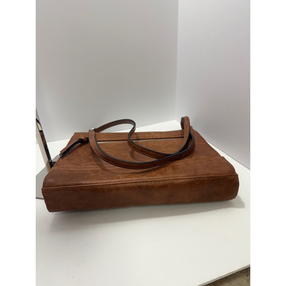 Bueno Collection Brown Faux Leather Crossbody Bag Zip Pockets Adjustable Strap - Picture 6 of 12